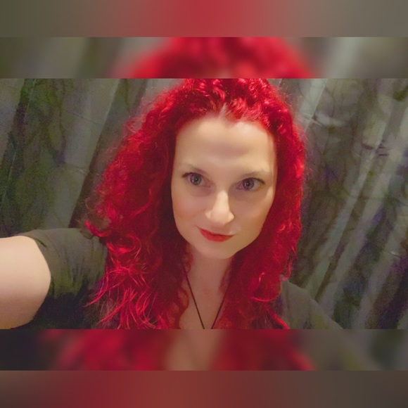 Jersey Girl Selling Off the Excess from Her Closet - Picture 1 of 6